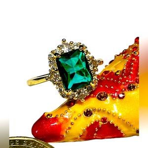 💚💍Emerald shaped green ring with gold over sterling silver